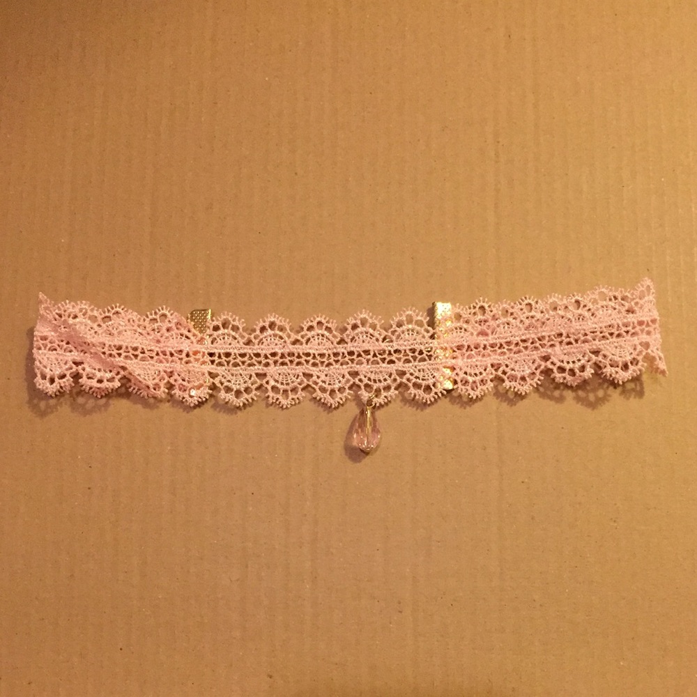 ❌SOLD❌ FREE W/ PURCHASE NWOT Choker Necklce